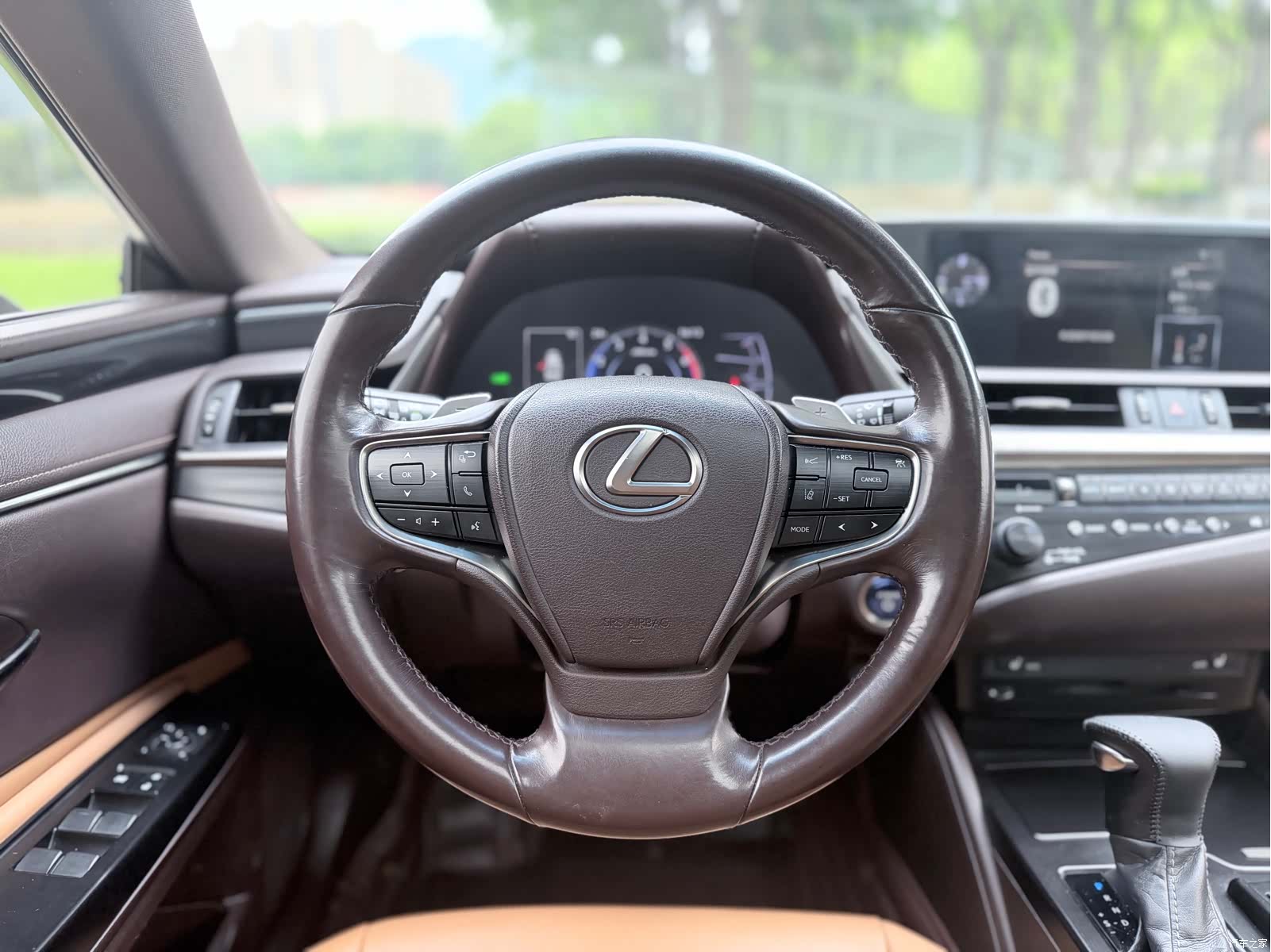Lexus ES, 2019 все фото