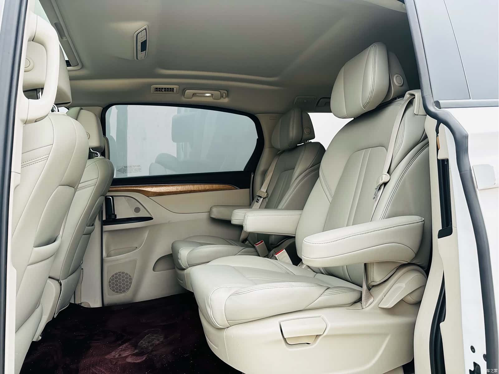 Buick GL8, 2017 все фото