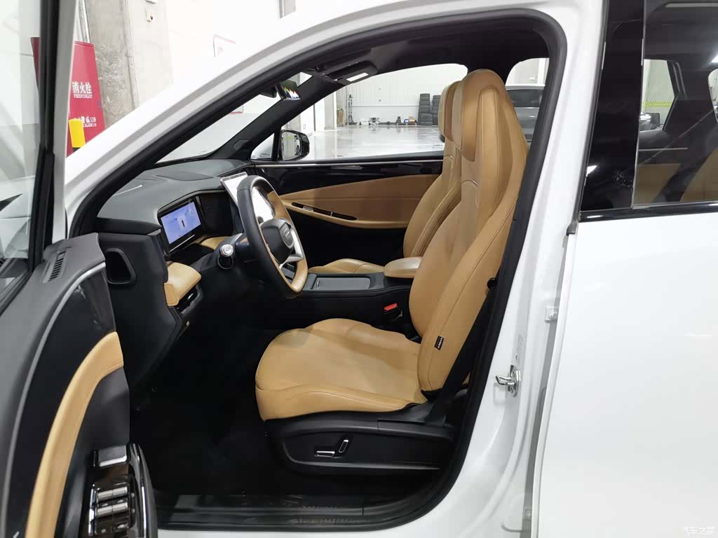Geely Galaxy L7, 2024 10