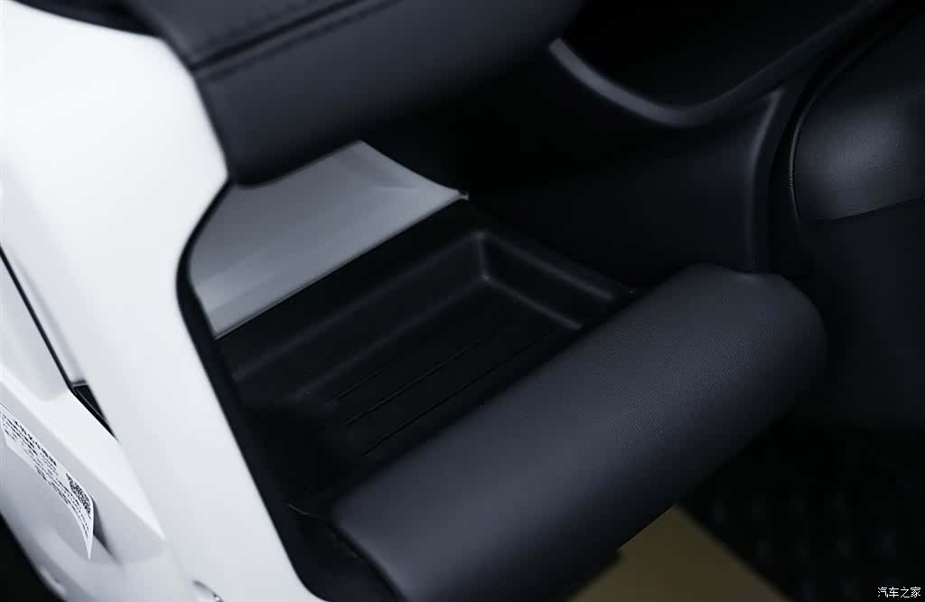 Land Rover Defender, 2023 20