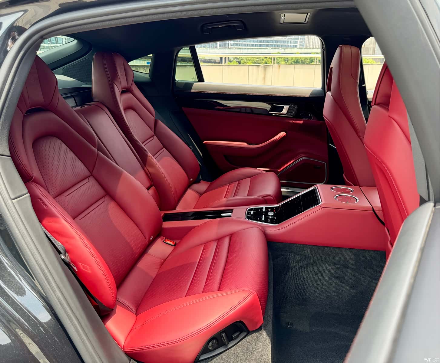Porsche Panamera, 2022 9