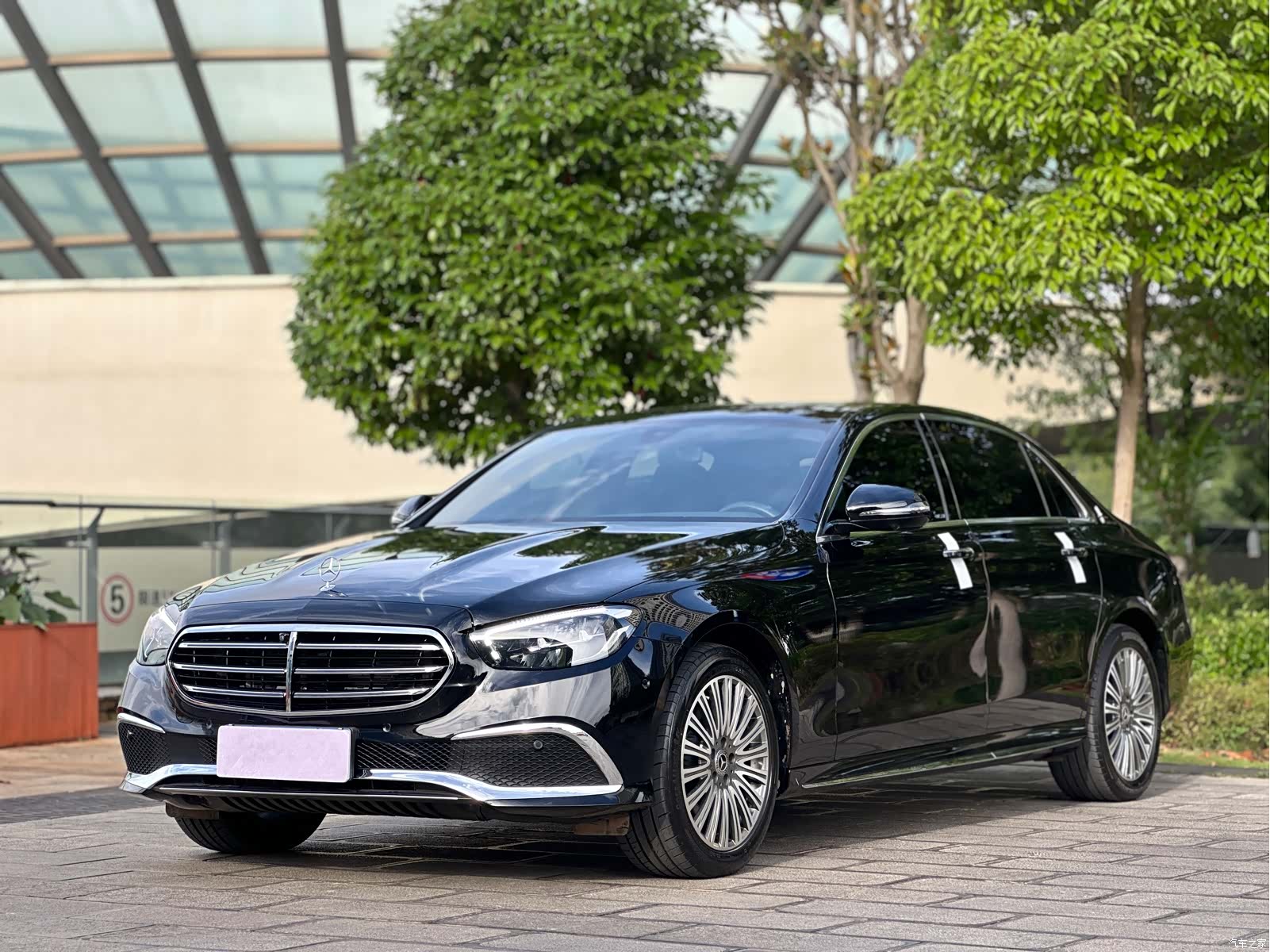 Mercedes-Benz E-Class, 2022 1