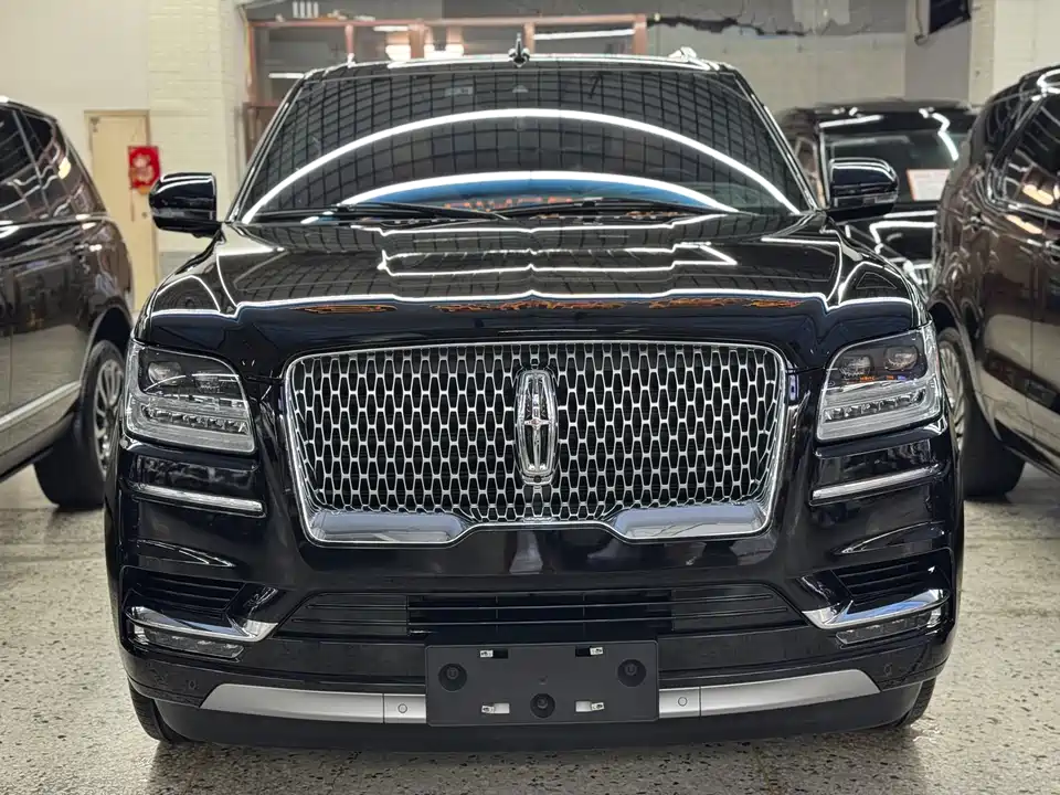 Lincoln Navigator