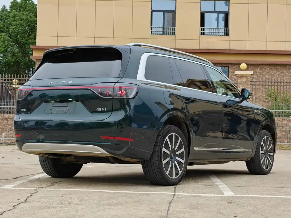 AITO Ask the world M9