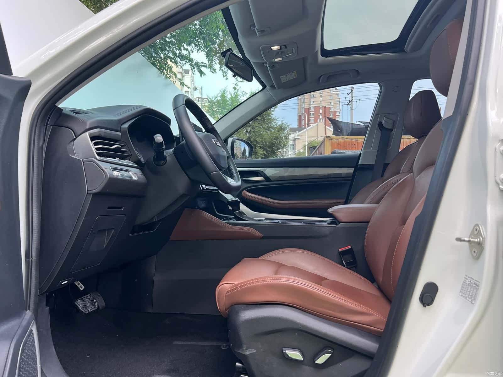 Geely X6, 2022 4