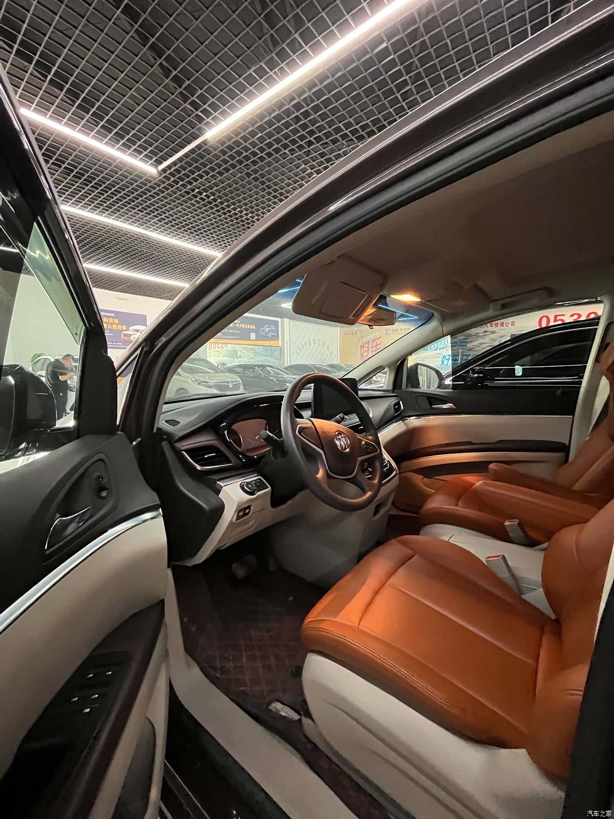 Buick GL8, 2023 4
