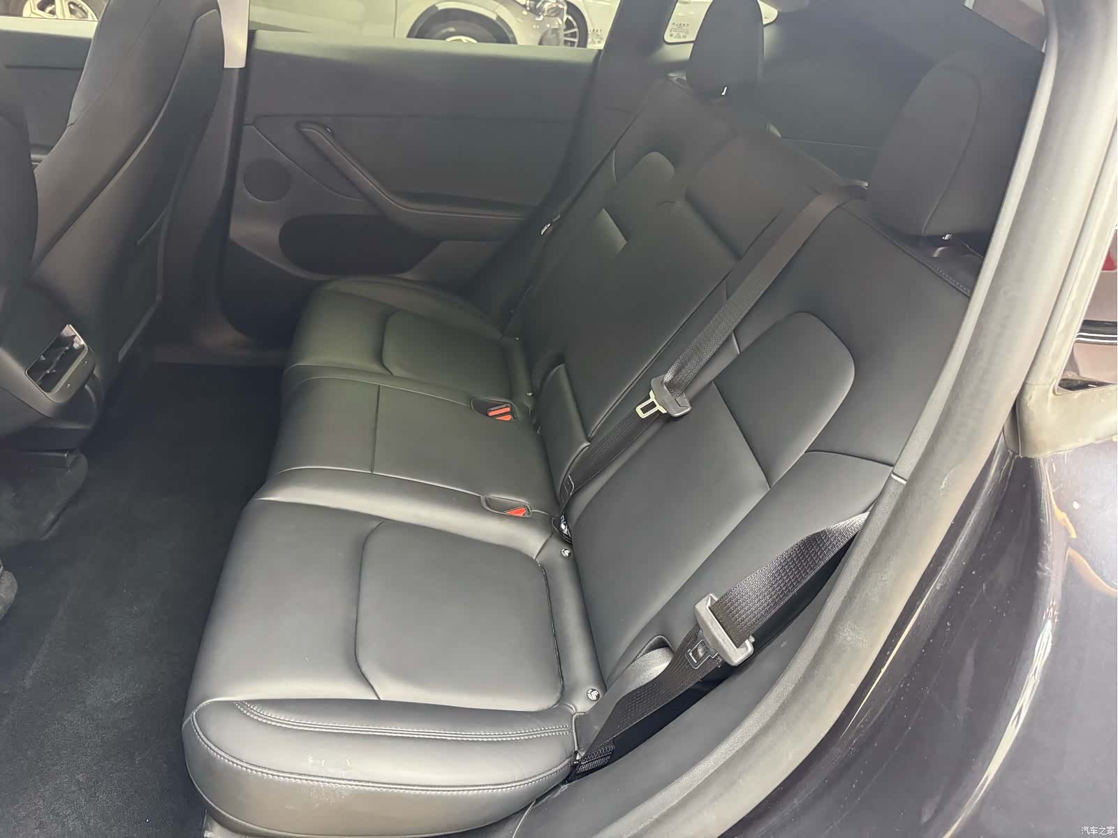 Tesla Model Y, 2024 14