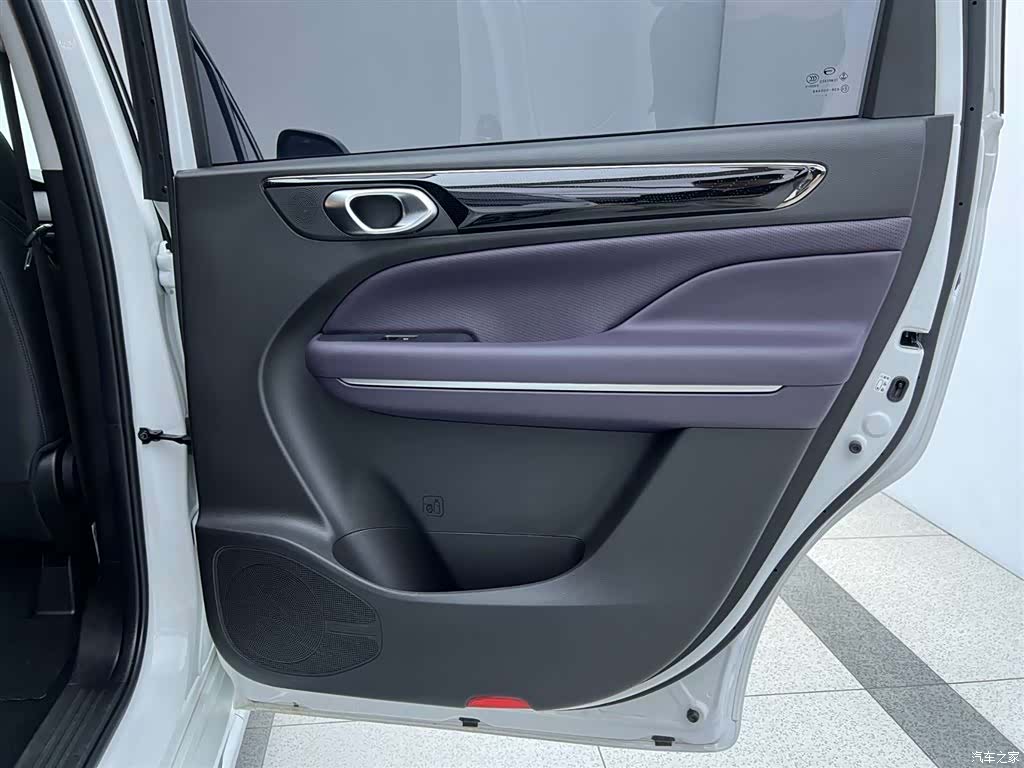 Trumpchi M6, 2025 23