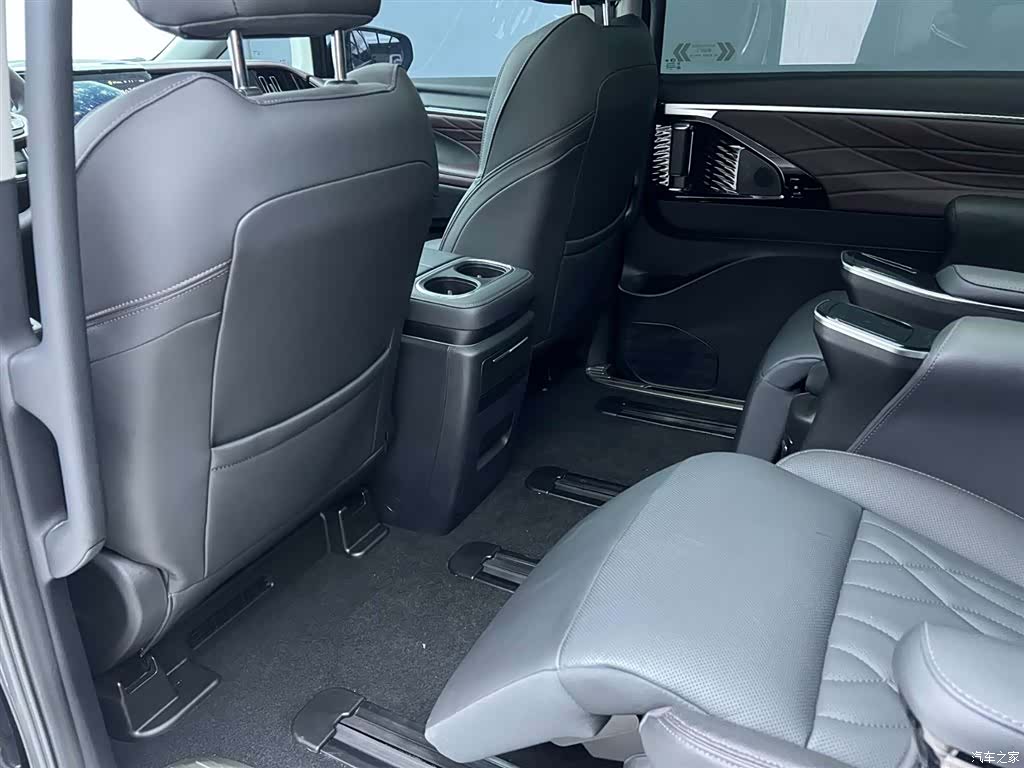 Trumpchi M8, 2025 12