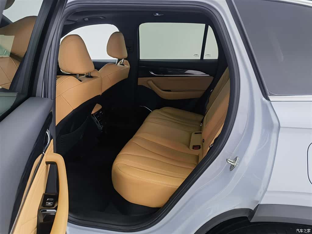 Geely Xingyue L, 2023 15