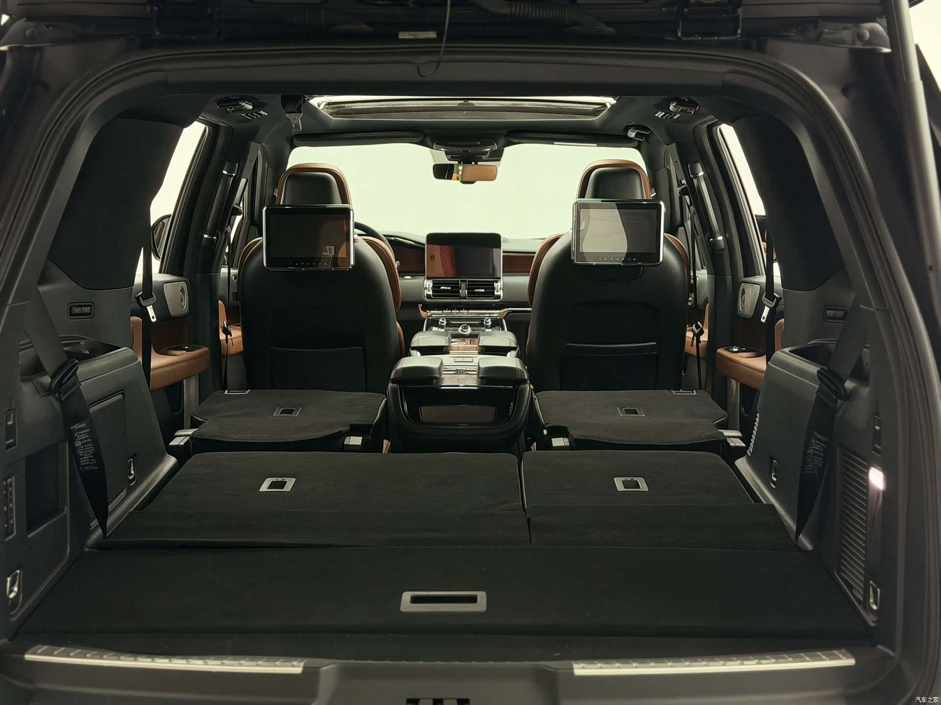 Lincoln Navigator, 2019 12