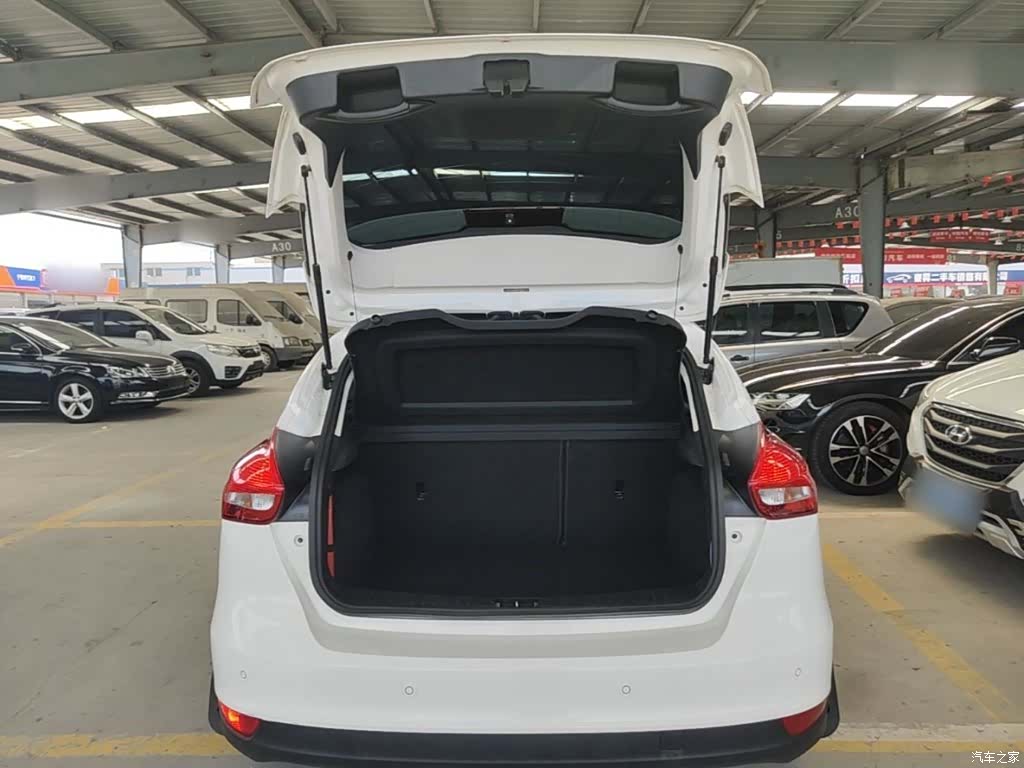 Ford Focus, 2015 19