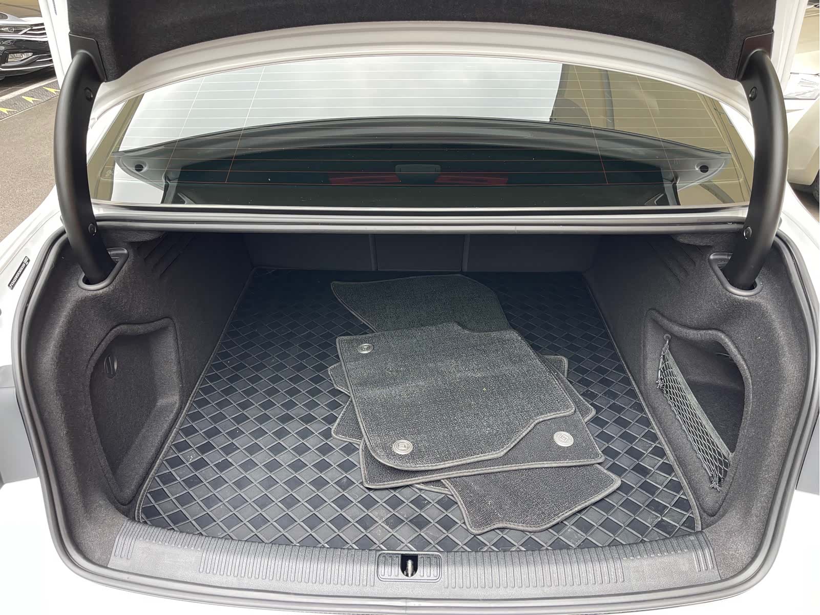Audi A4L, 2024 11
