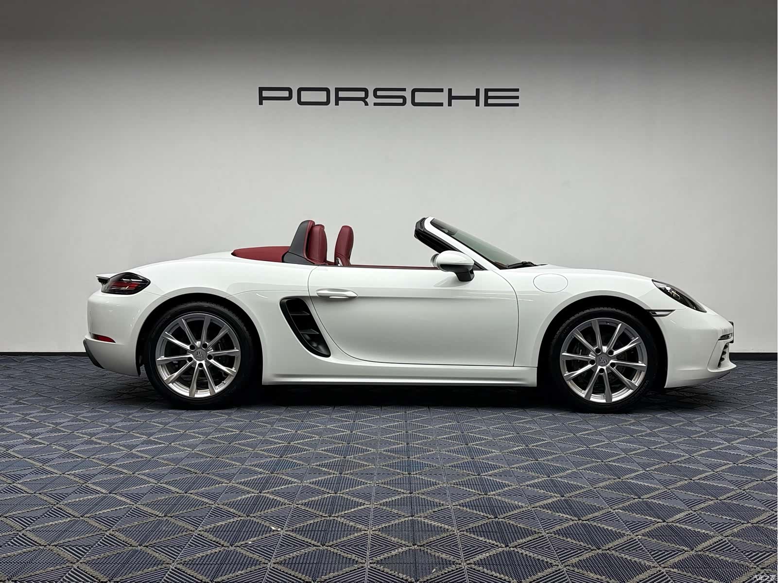 Porsche Boxster, 2026 17