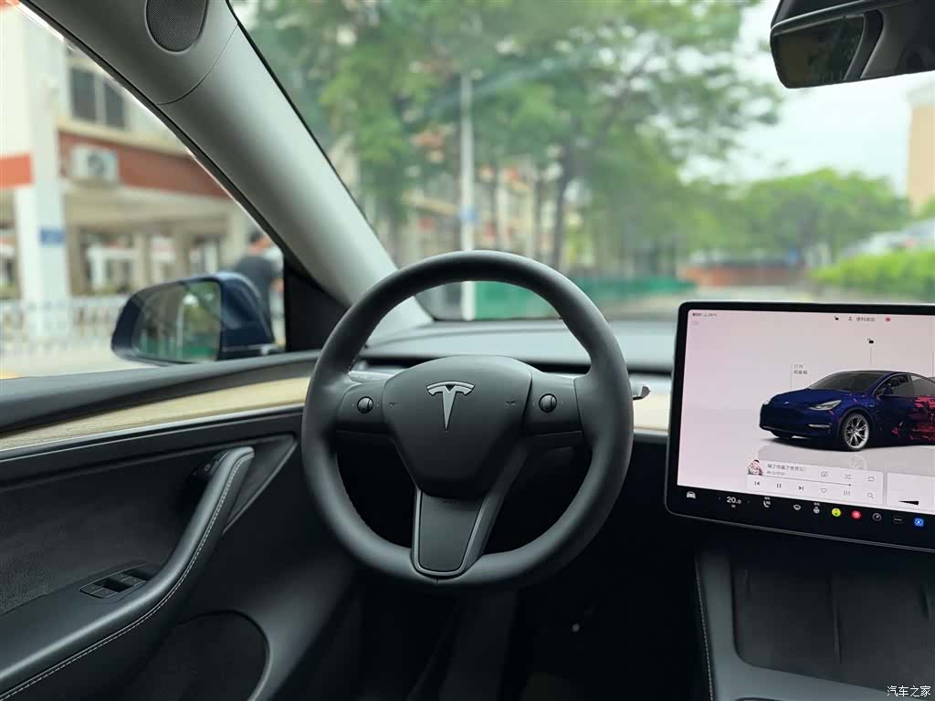 Tesla Model Y, 2023 7