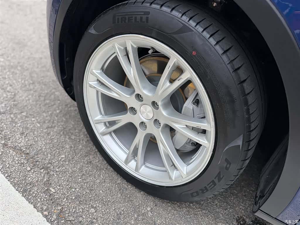 Tesla Model Y, 2023 10