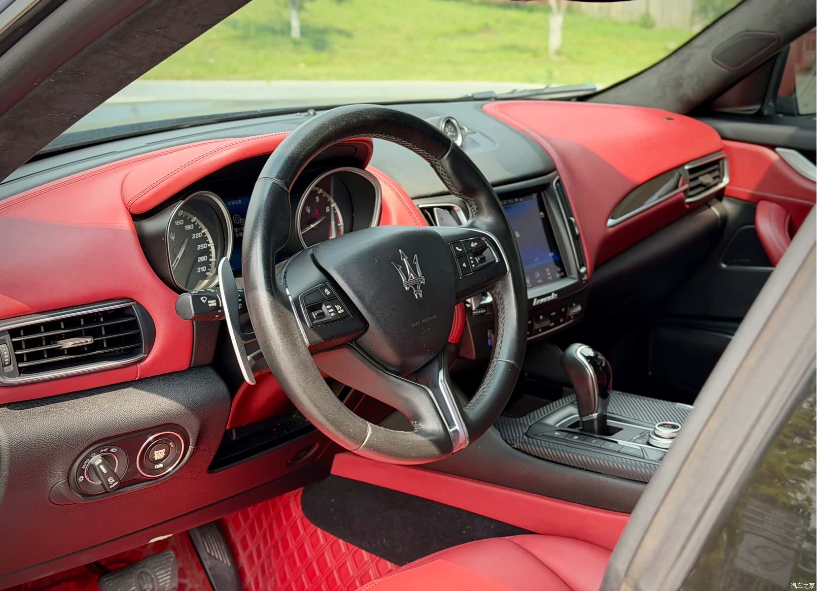 Maserati Levante, 2017 9