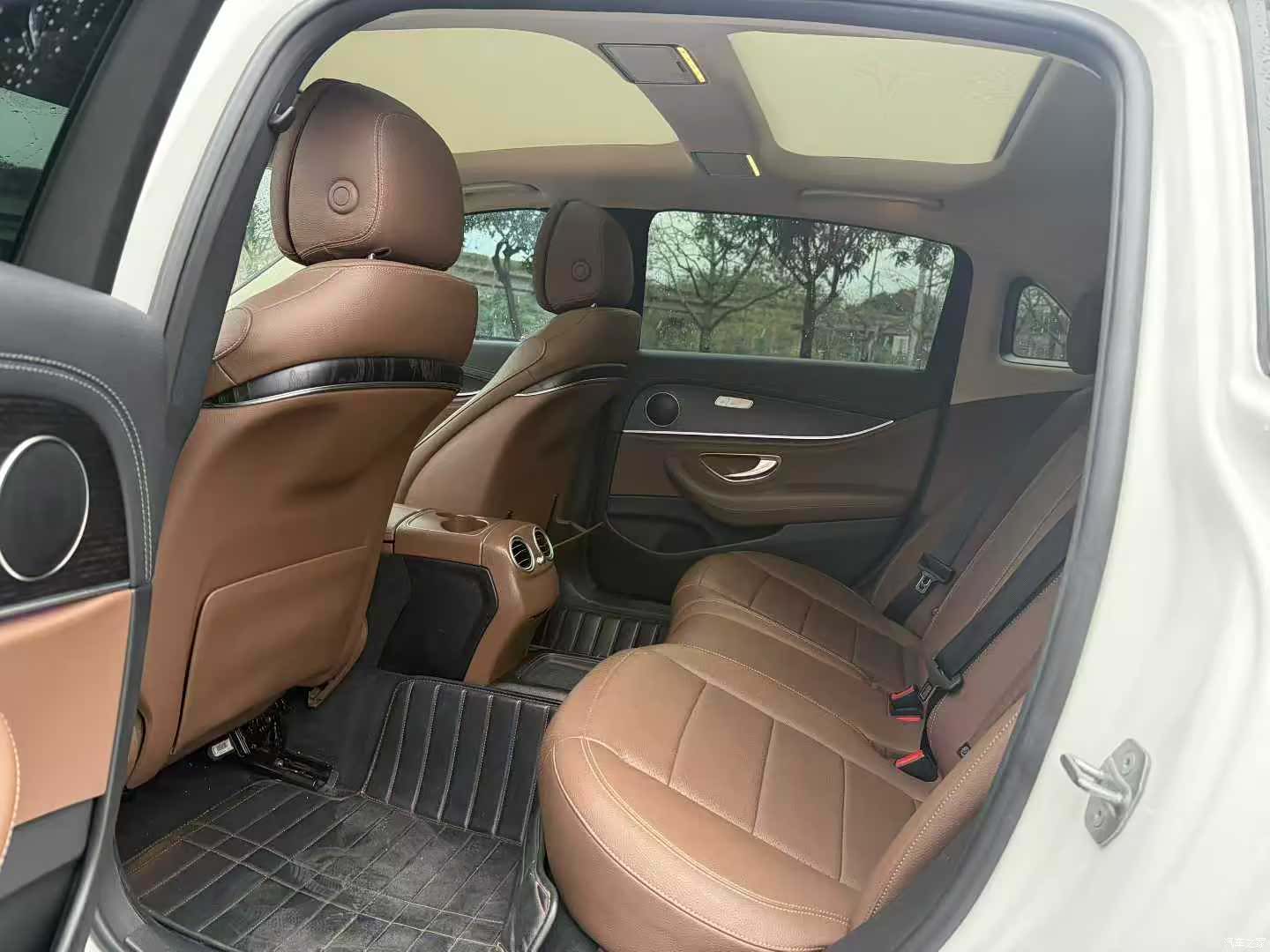 Mercedes-Benz E-Class, 2020 6