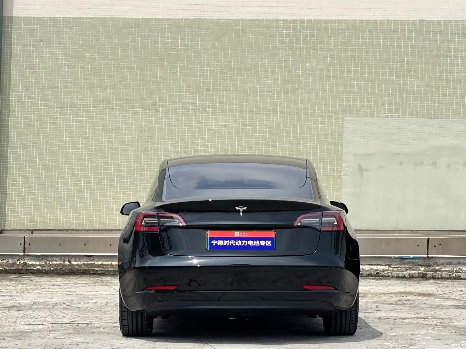 Tesla Model 3, 2022 11