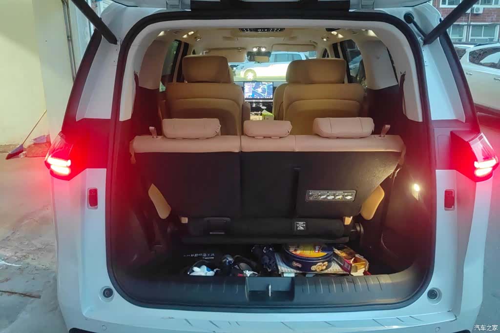 Trumpchi E8, 2024 4