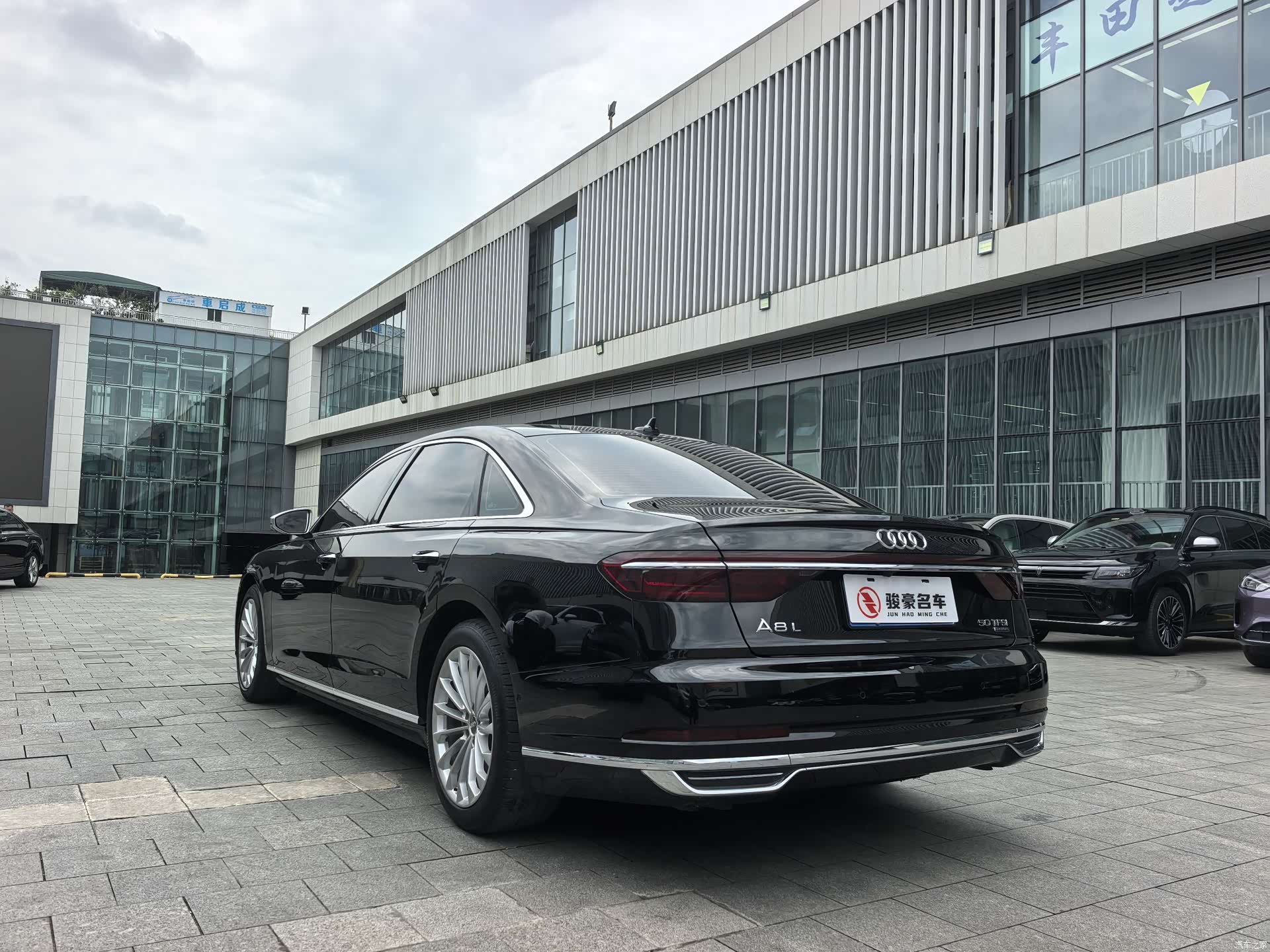 Audi A8L, 2019 24
