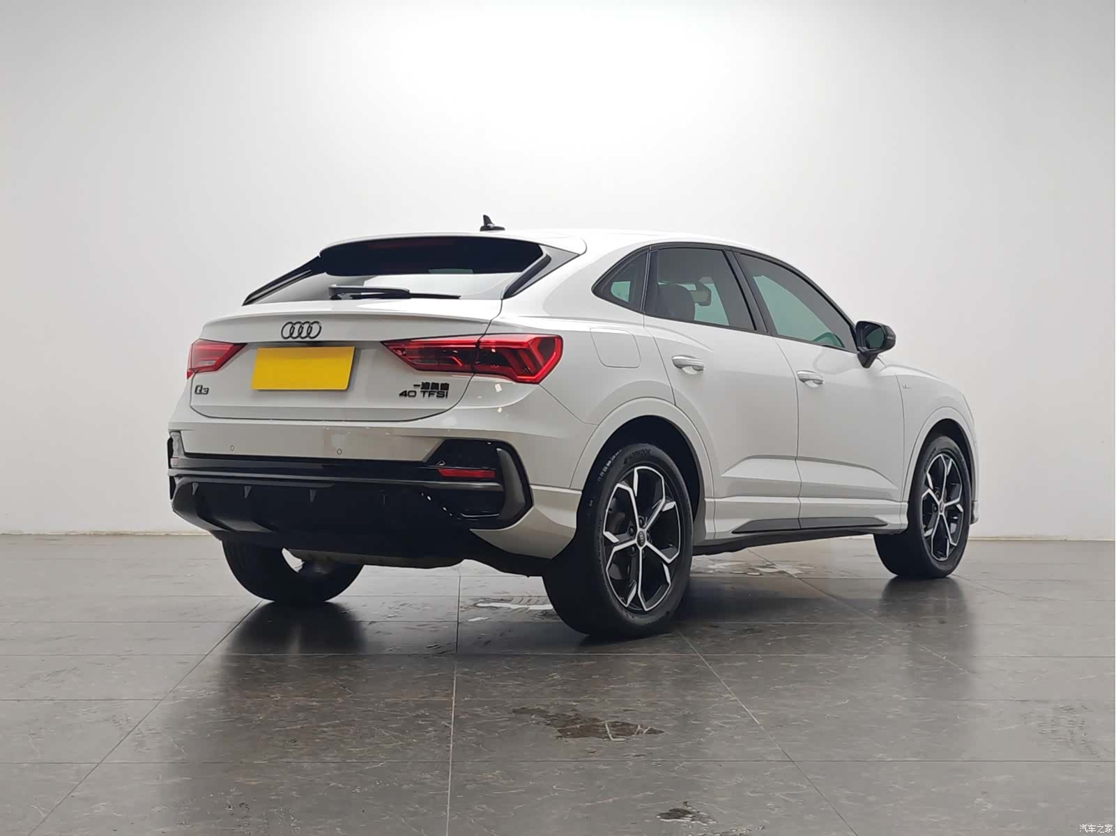 Audi Q3, 2024 3