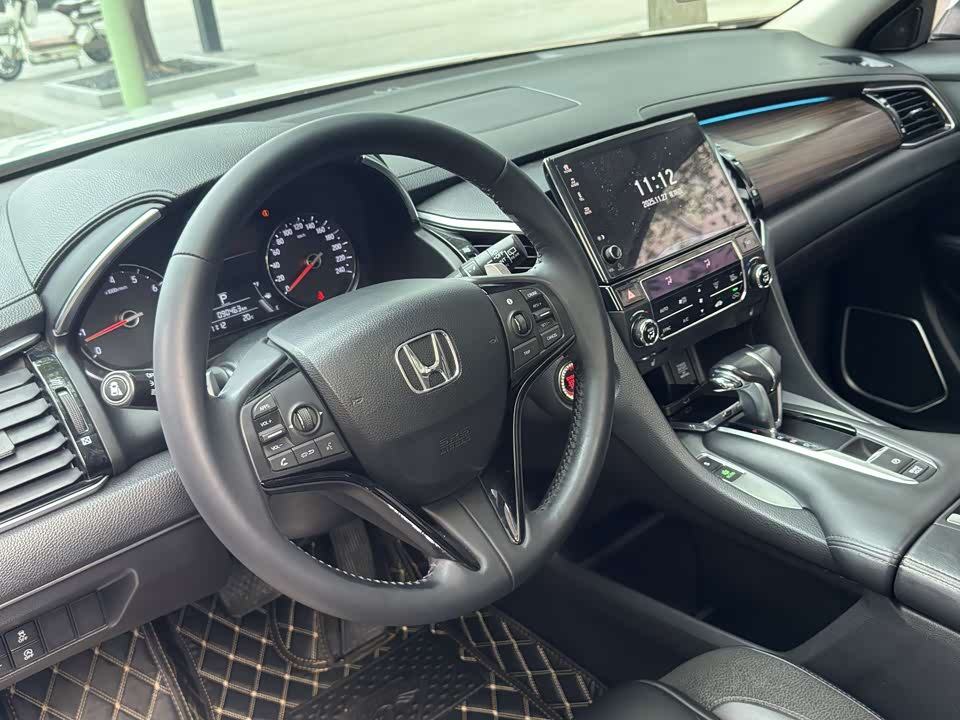 Honda Crown Road