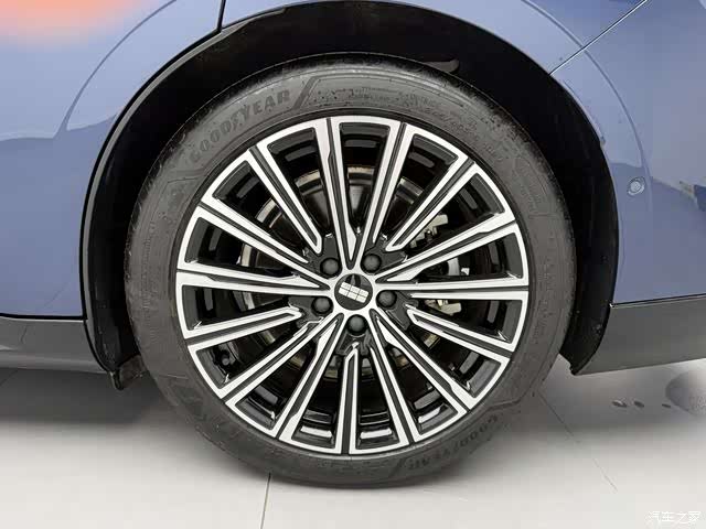 Geely 8, 2025 19