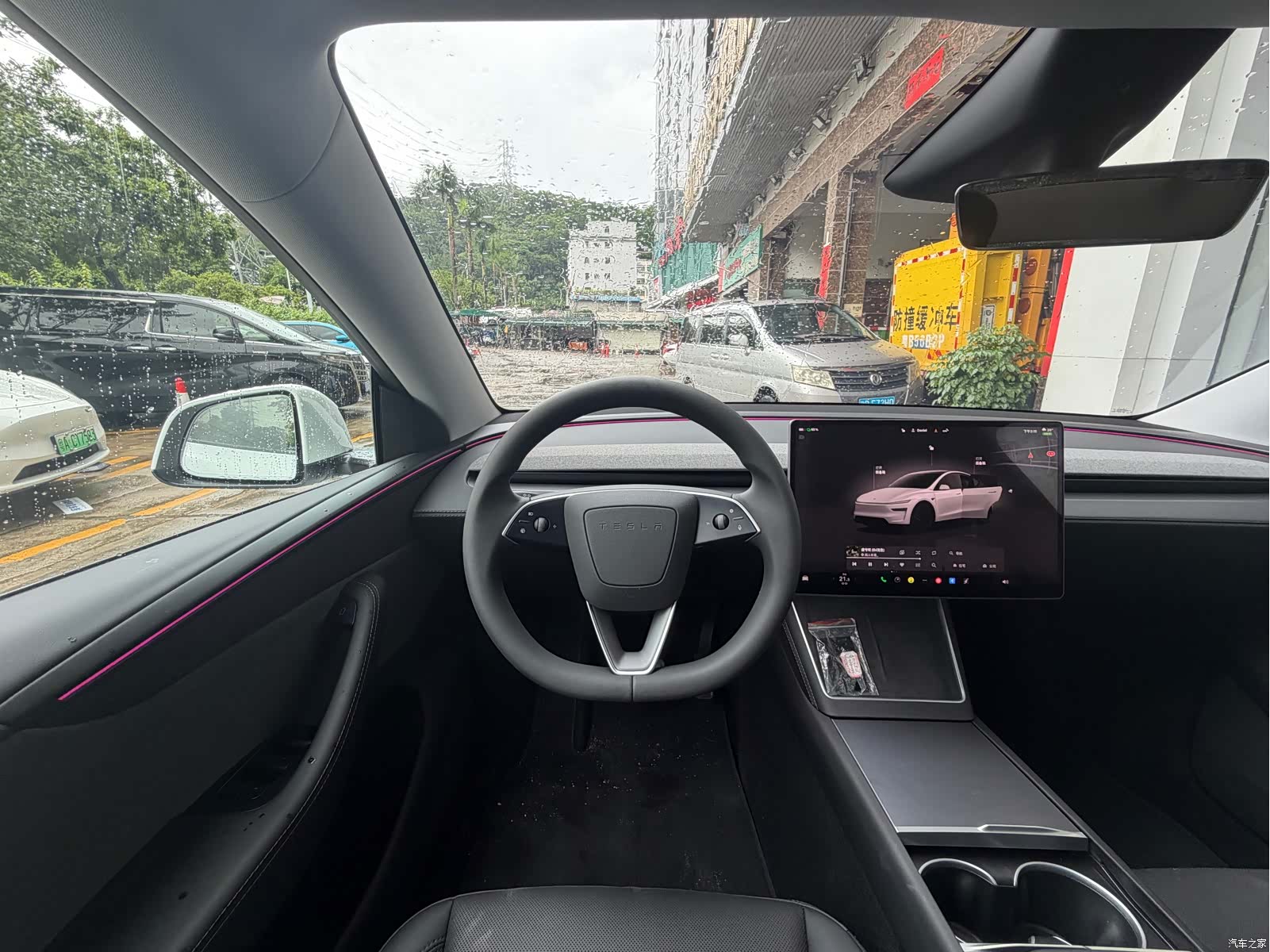 Tesla Model Y, 2025 11
