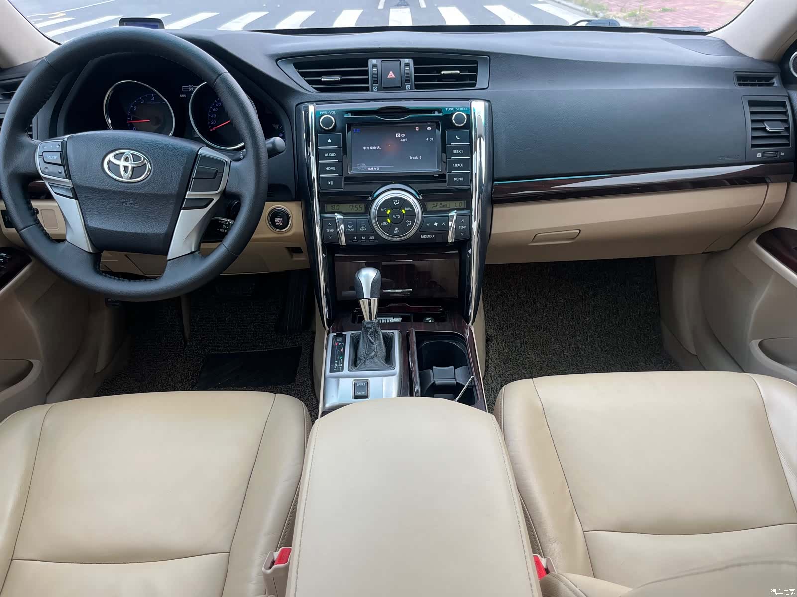 Toyota 2.5V, 2013 11