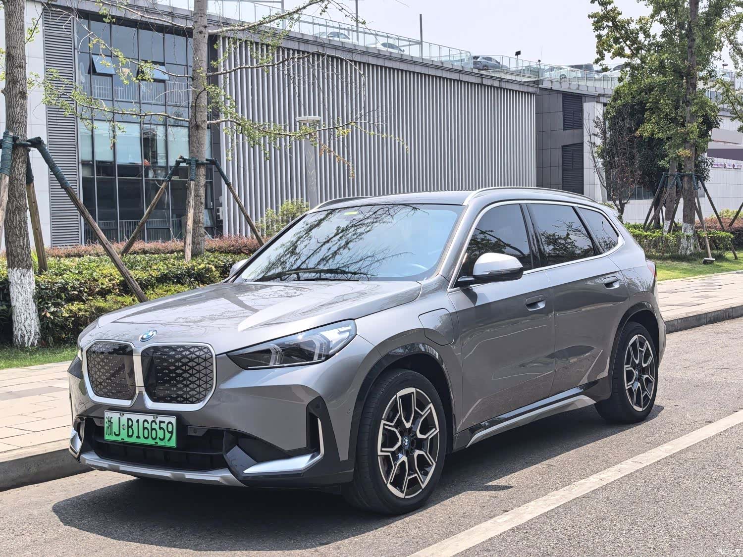 BMW iX1, 2023 1