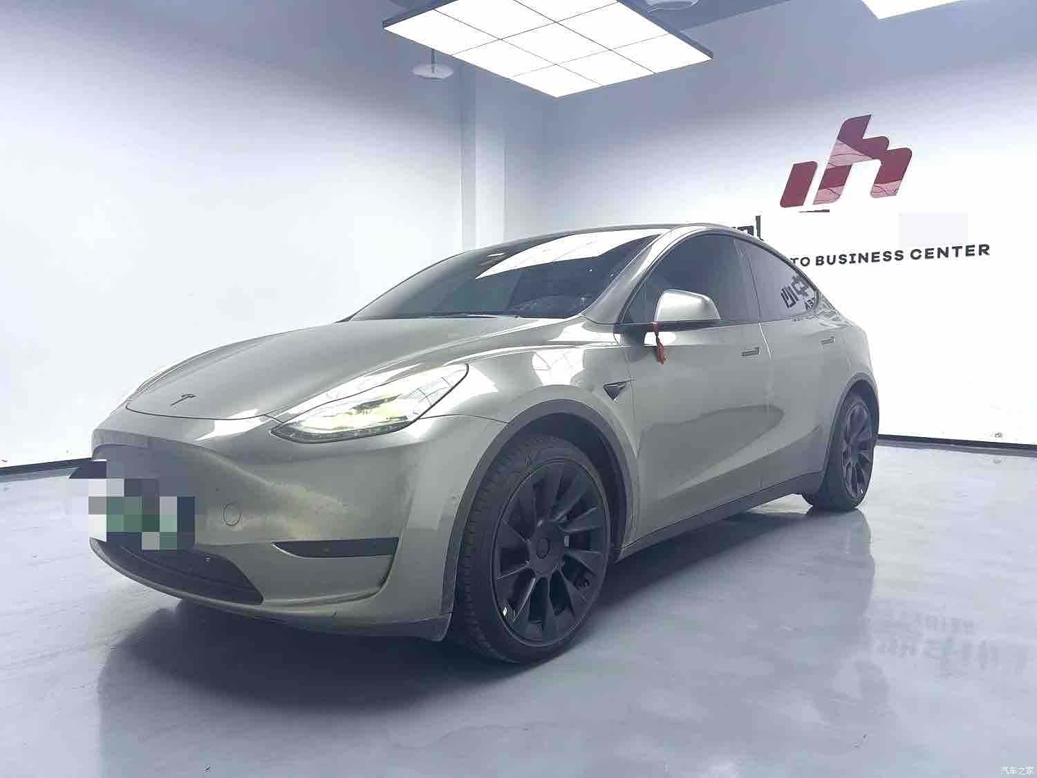 Tesla Model Y, 2023 1