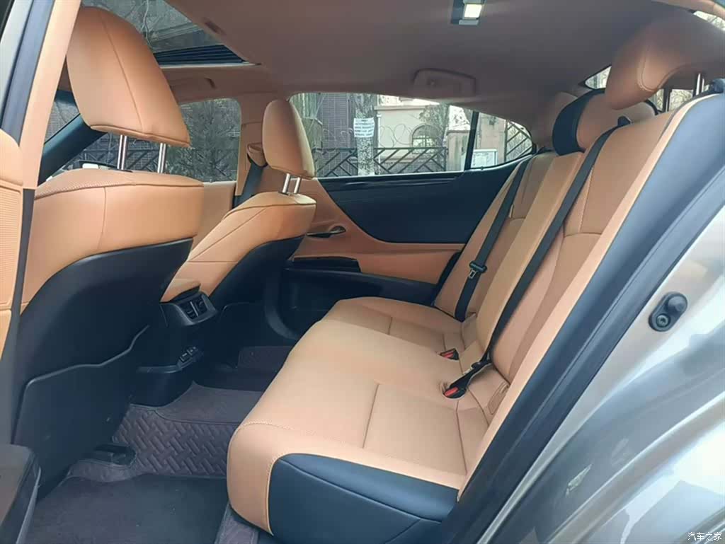 Lexus ES, 2022 18