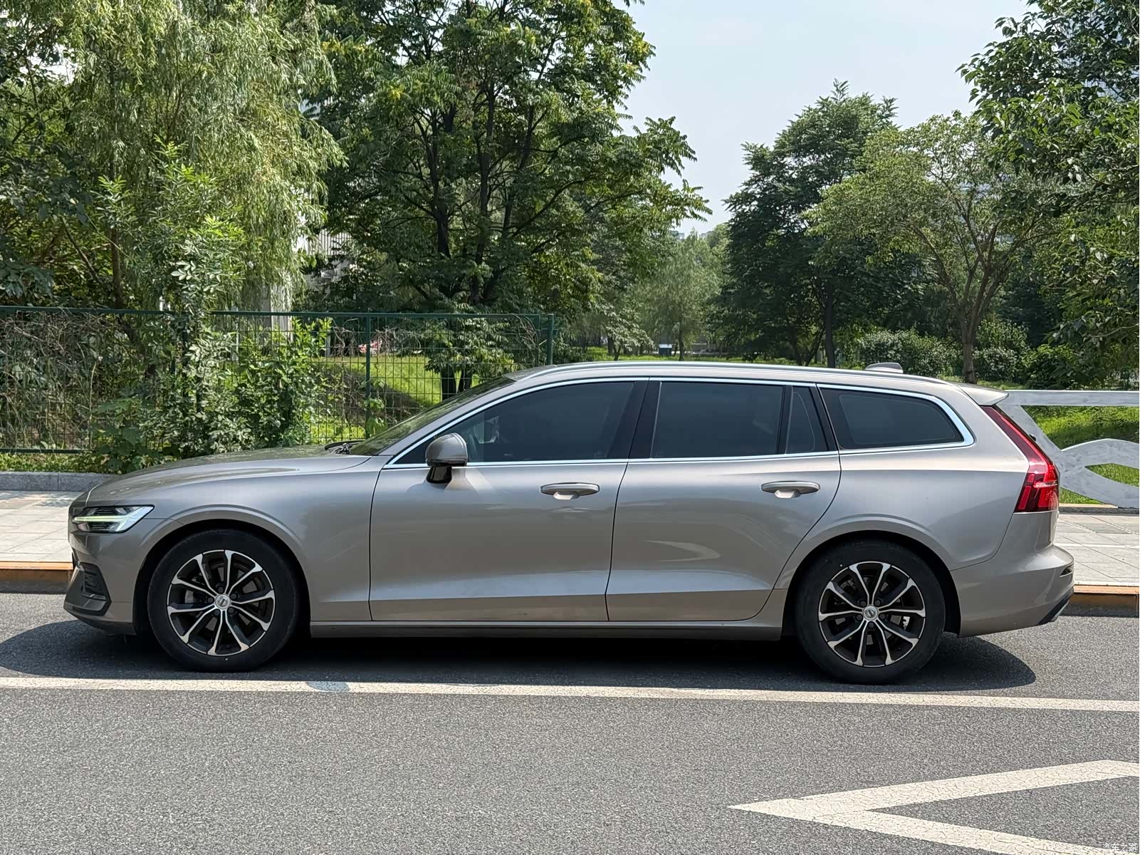 Volvo V60, 2020 все фото