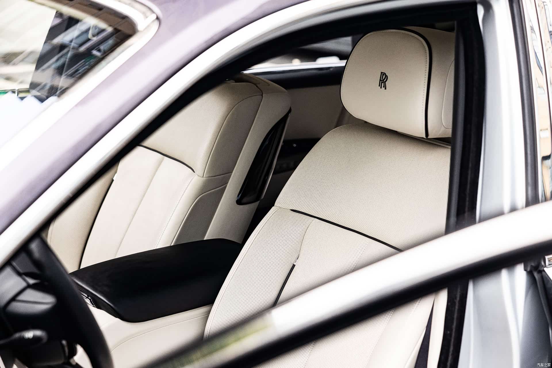 Rolls-Royce Phantom, 2018 11