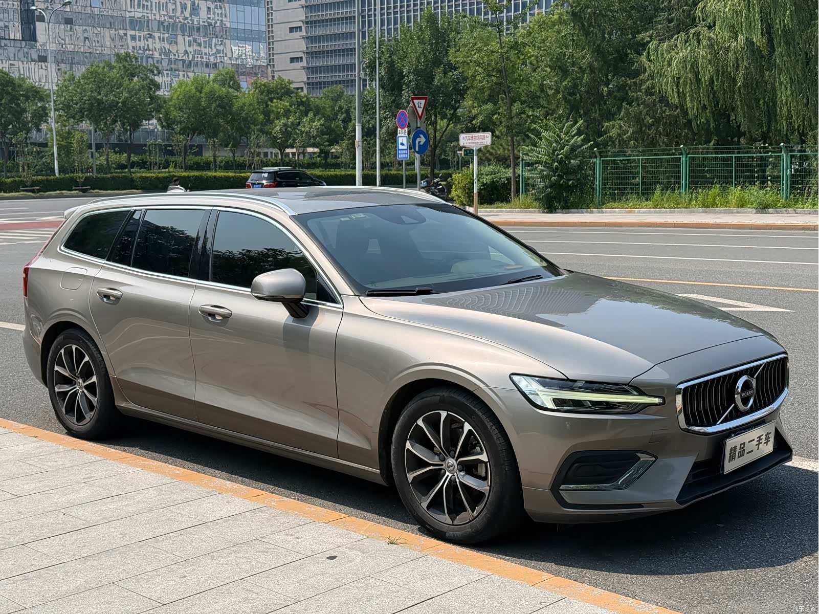 Volvo V60, 2020 4