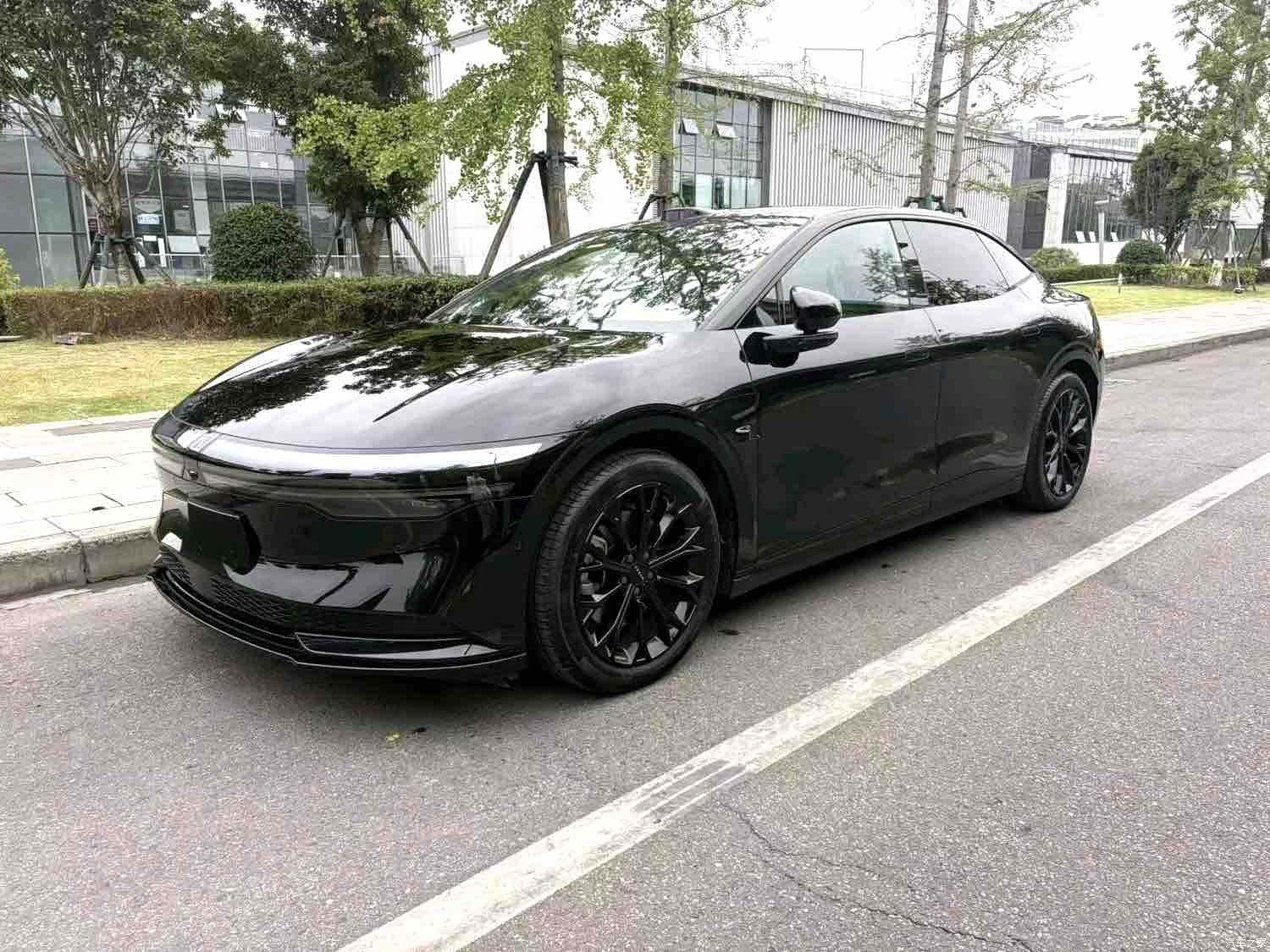 Zeekr 007, 2024 1
