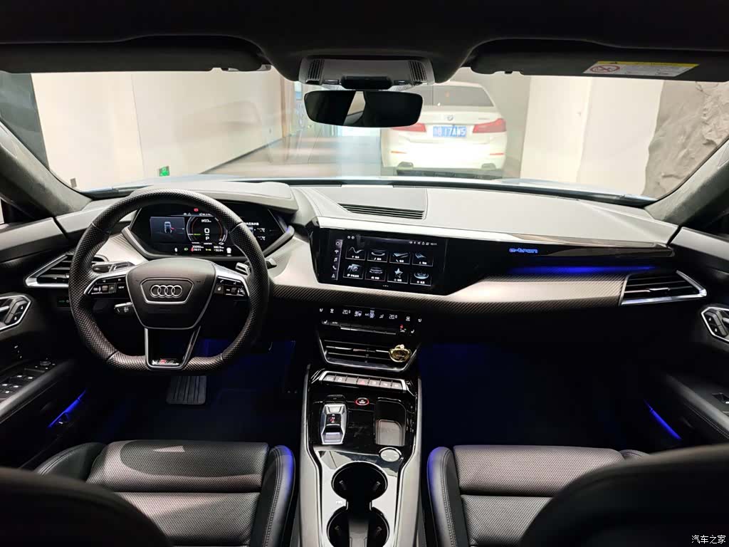 Audi e-tron, 2022 13