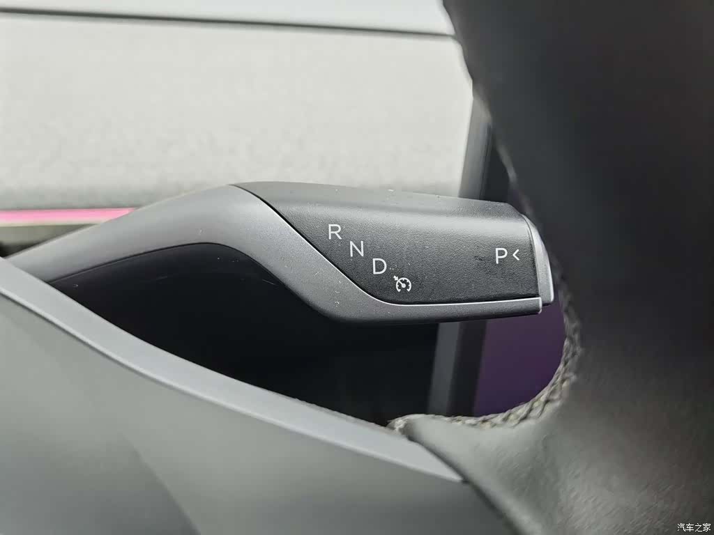 Tesla Model Y, 2024 13