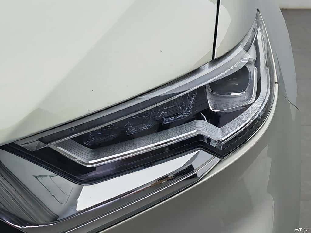 Hongqi HS5, 2022 7