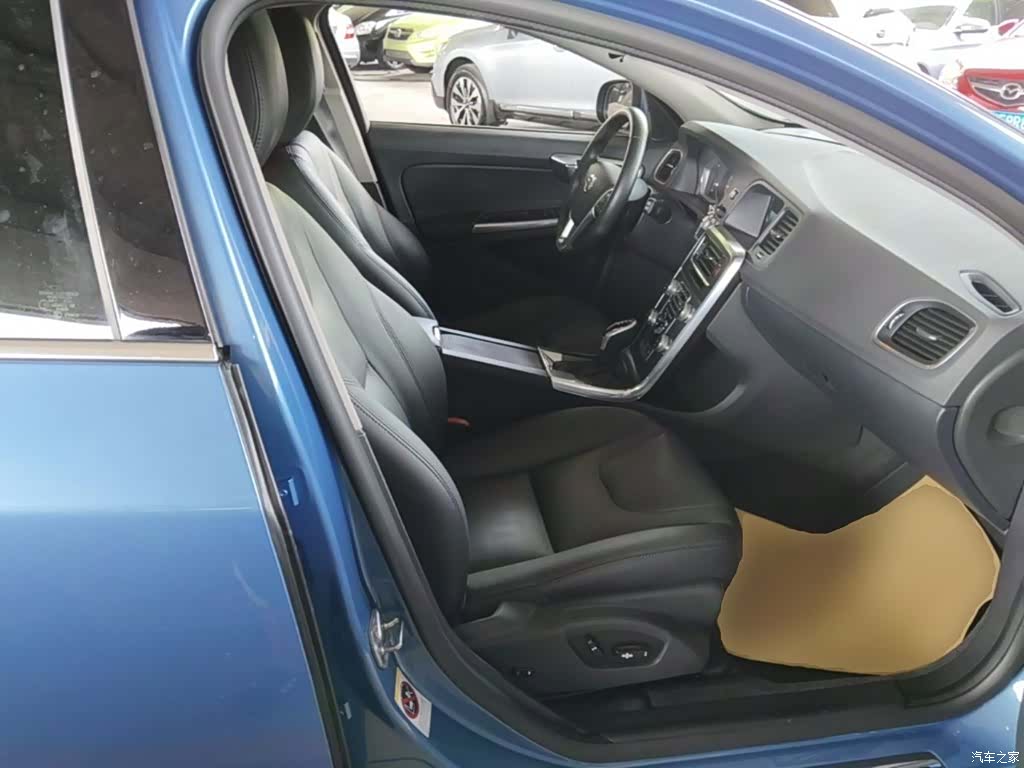 Volvo V60, 2016 25