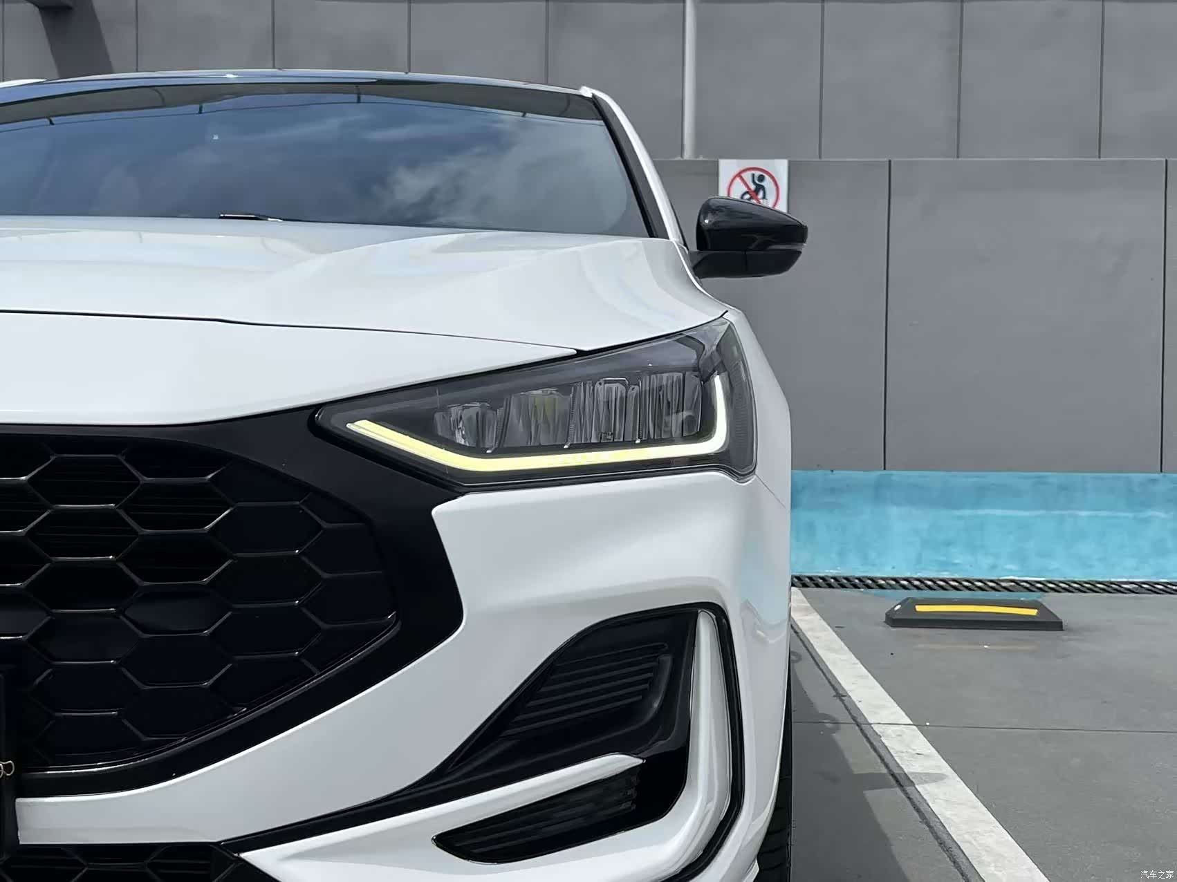 Ford Focus, 2022 7