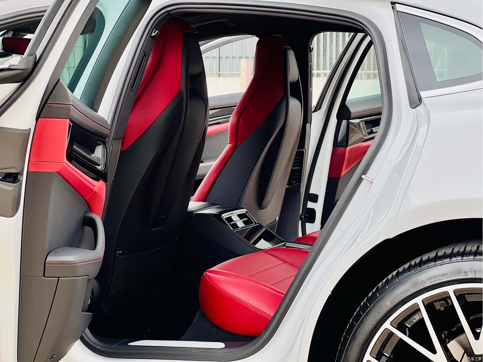 Porsche Panamera, 2025 все фото