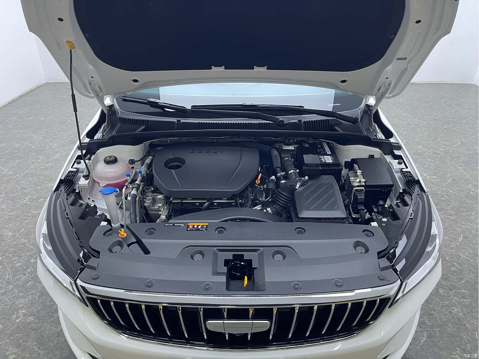 Geely Emgrand, 2026 17