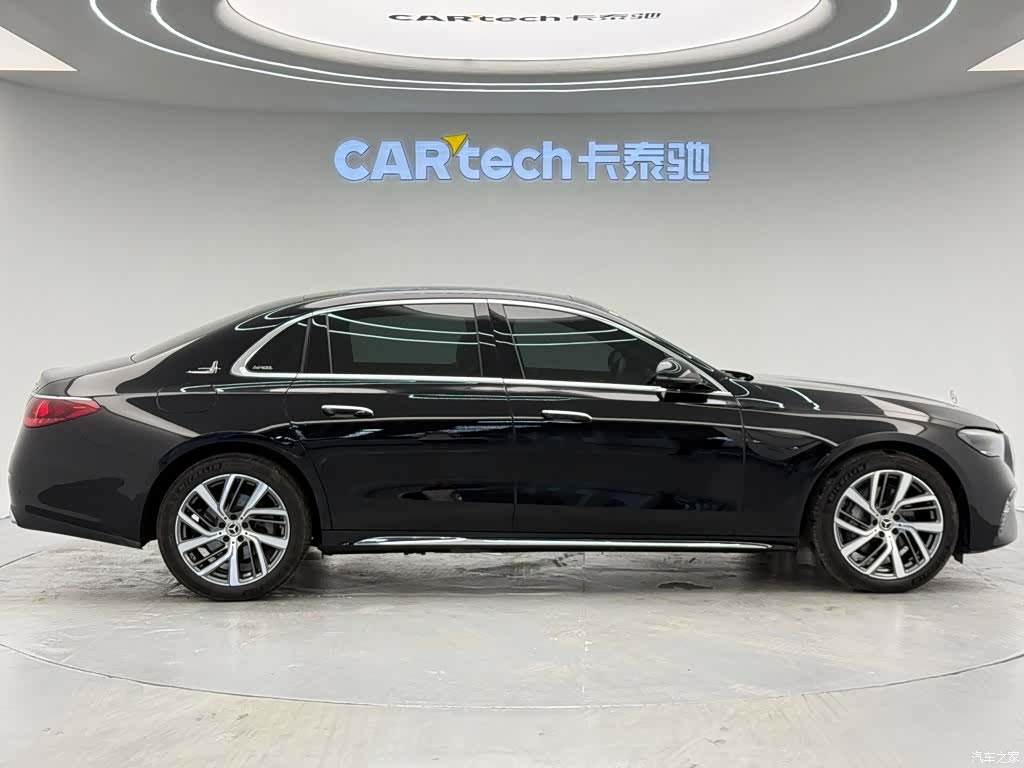 Mercedes-Benz E-Class, 2025 4
