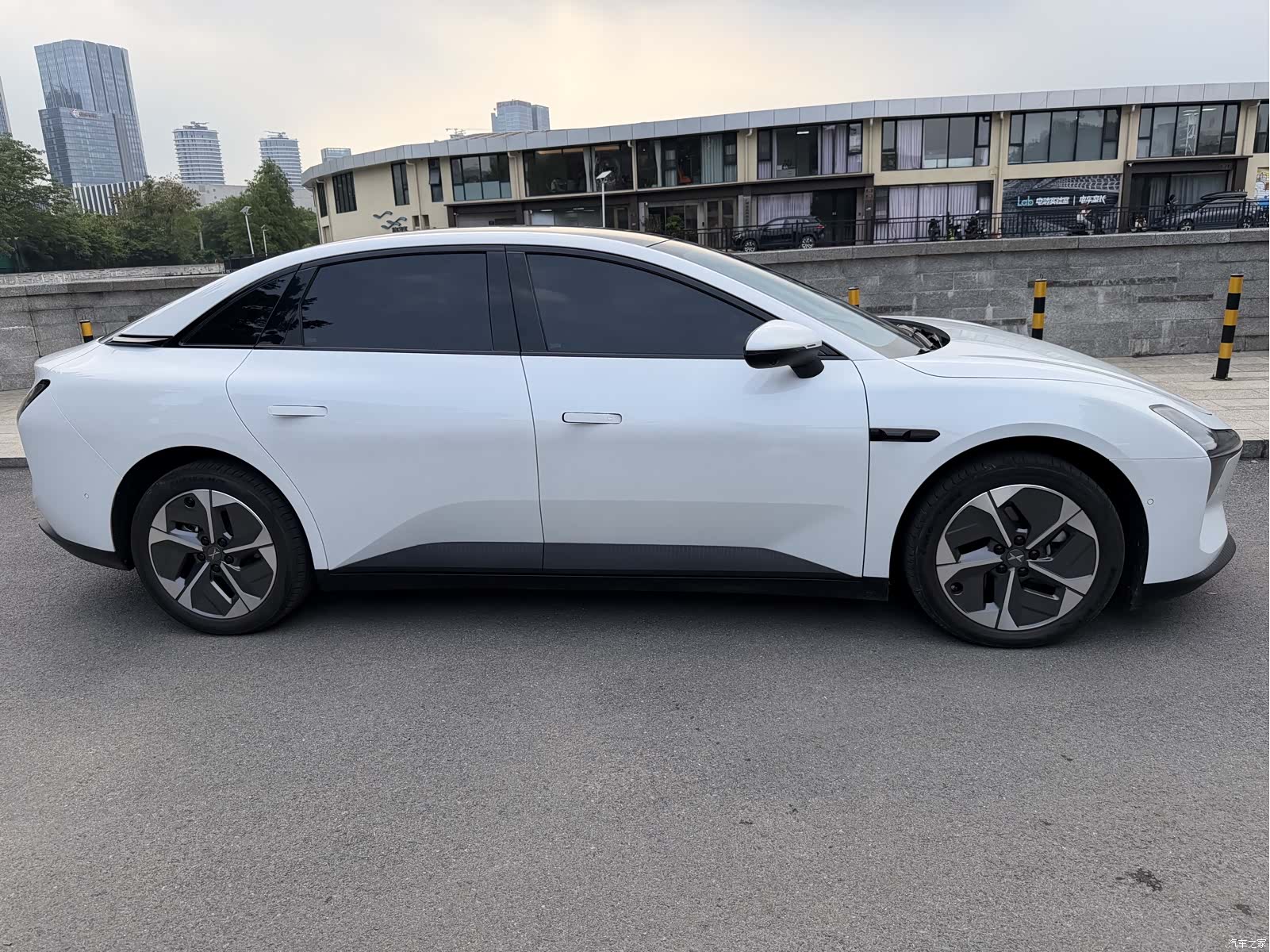 Xpeng Mona M03, 2025 4