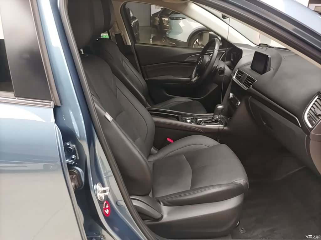 Mazda Mazda3, 2018 25