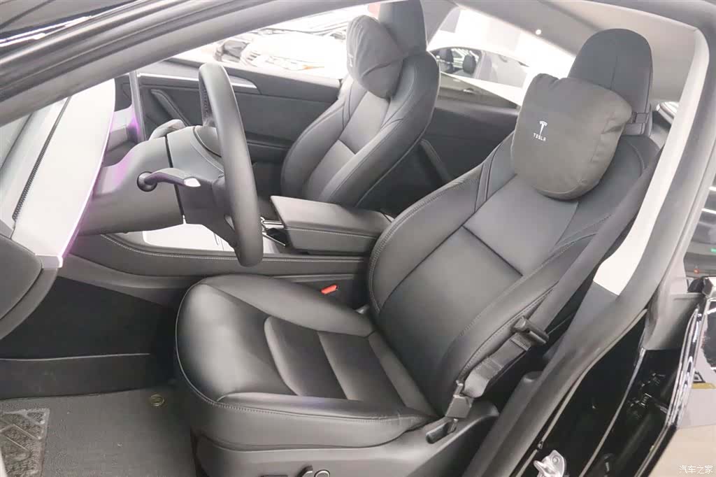 Tesla Model Y, 2024 18