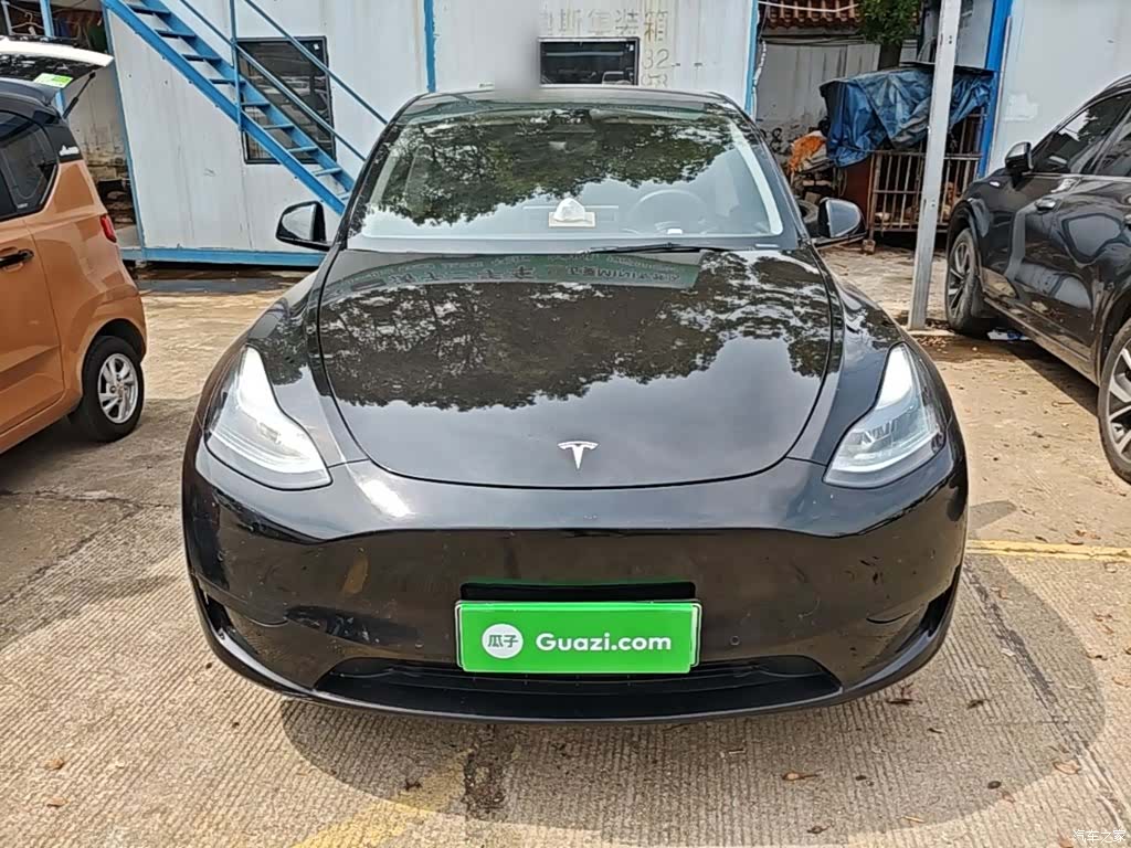 Tesla Model Y, 2023 3
