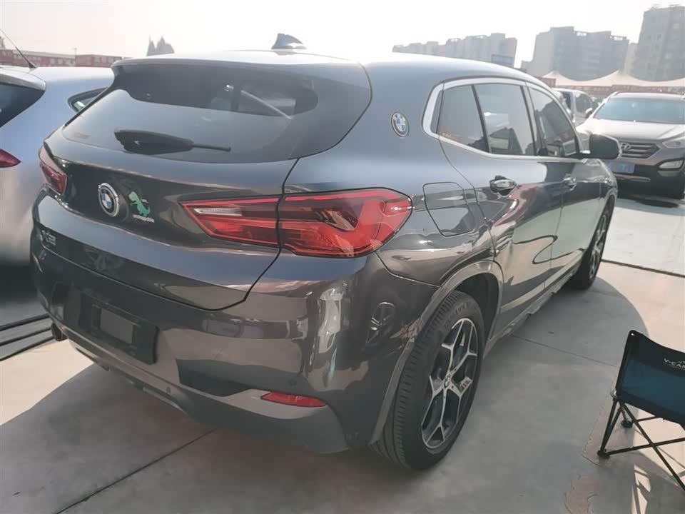BMW X2